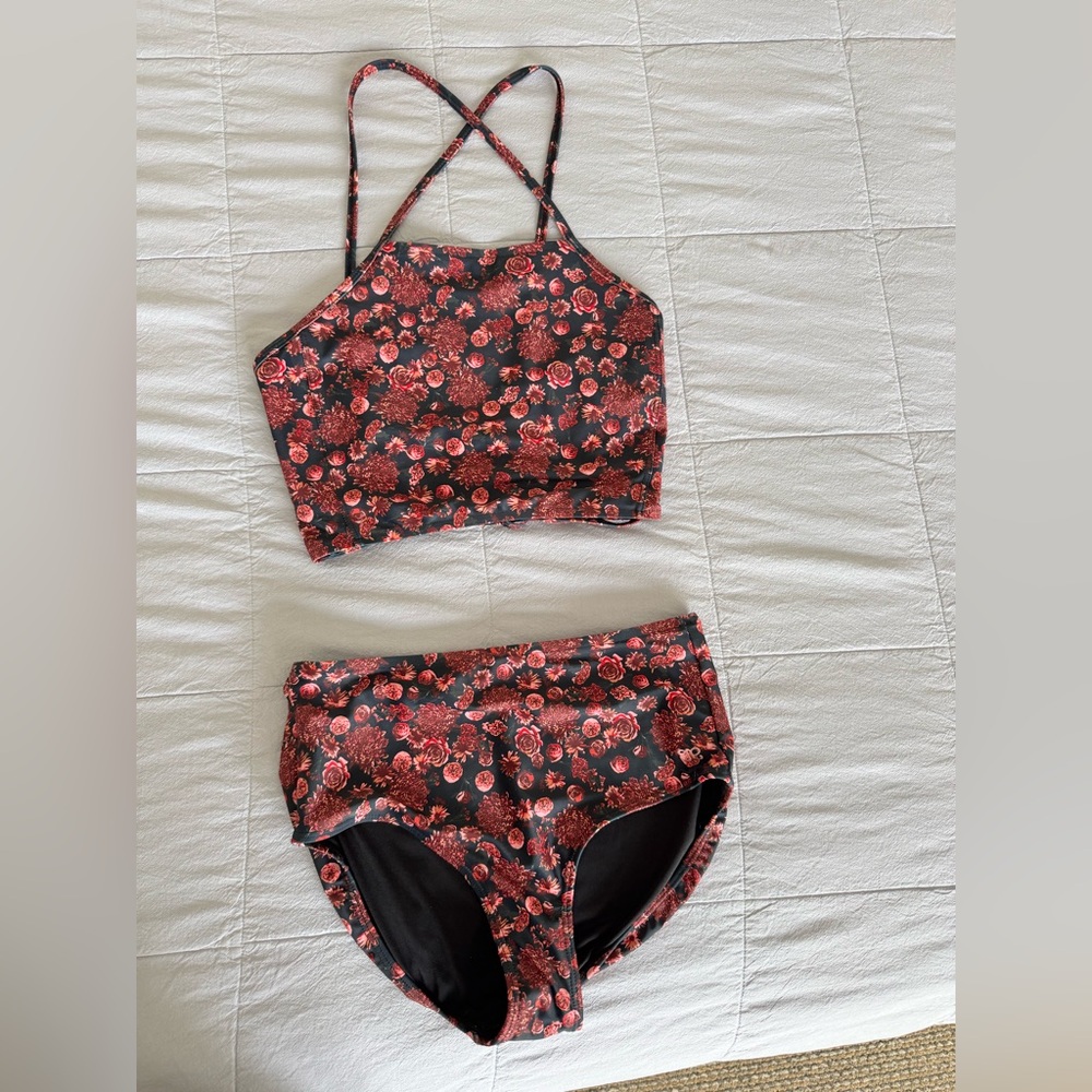 Albion Fit Pink Ditsy Floral Two-Piece Swimsuit